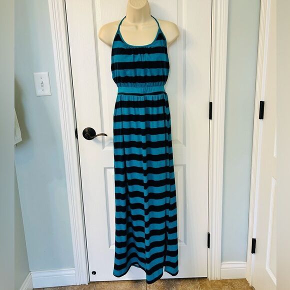August Silk Navy & Teal Maxi Dress! 🔥 - Picture 1 of 4